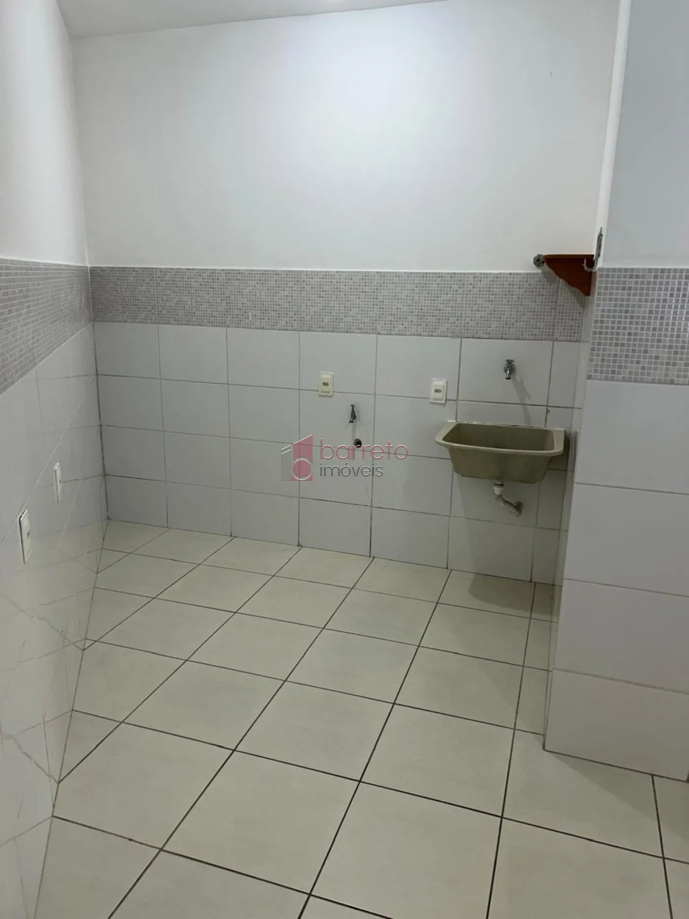CASA TÉRREA COM ENTRADA COMPARTILHADA PARA LOCAÇÃO NA REGIÃO CENTRAL – JUNDIAÍ/SP