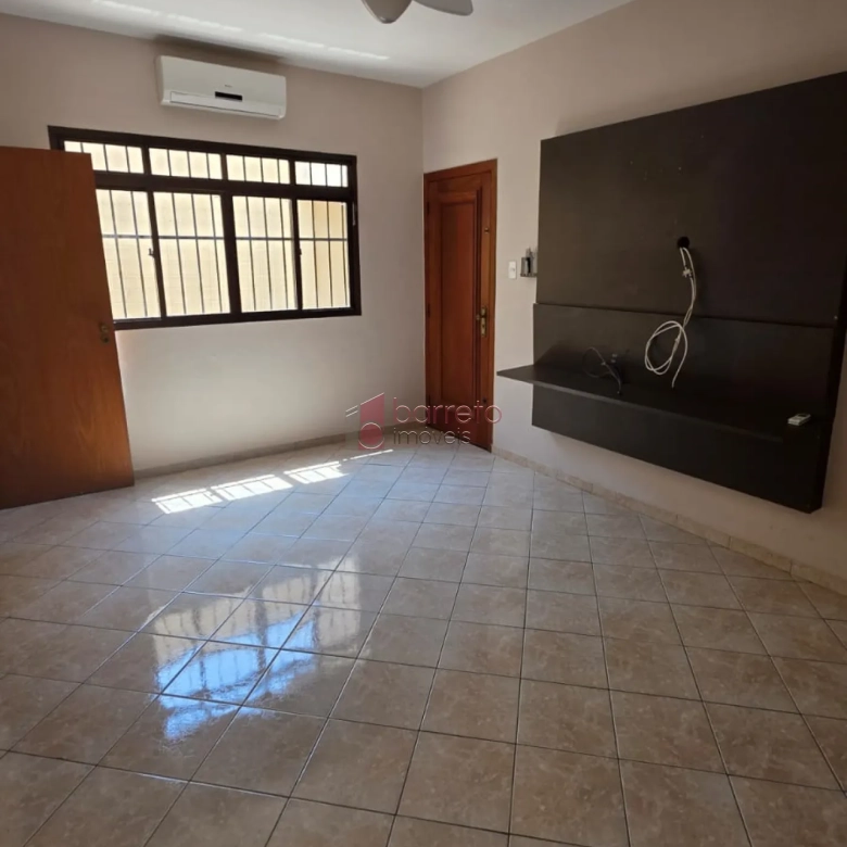 CASA PARA VENDA NA VILA SÃO BENTO EM JUNDIAÍ/SP
