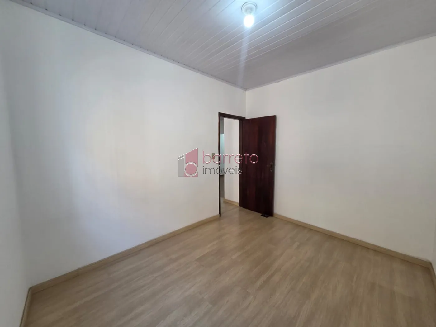 CASA RESIDENCIAL E SALÃO COMERCIAL PARA LOCAÇÃO NO CENTRO – JUNDIAÍ/SP