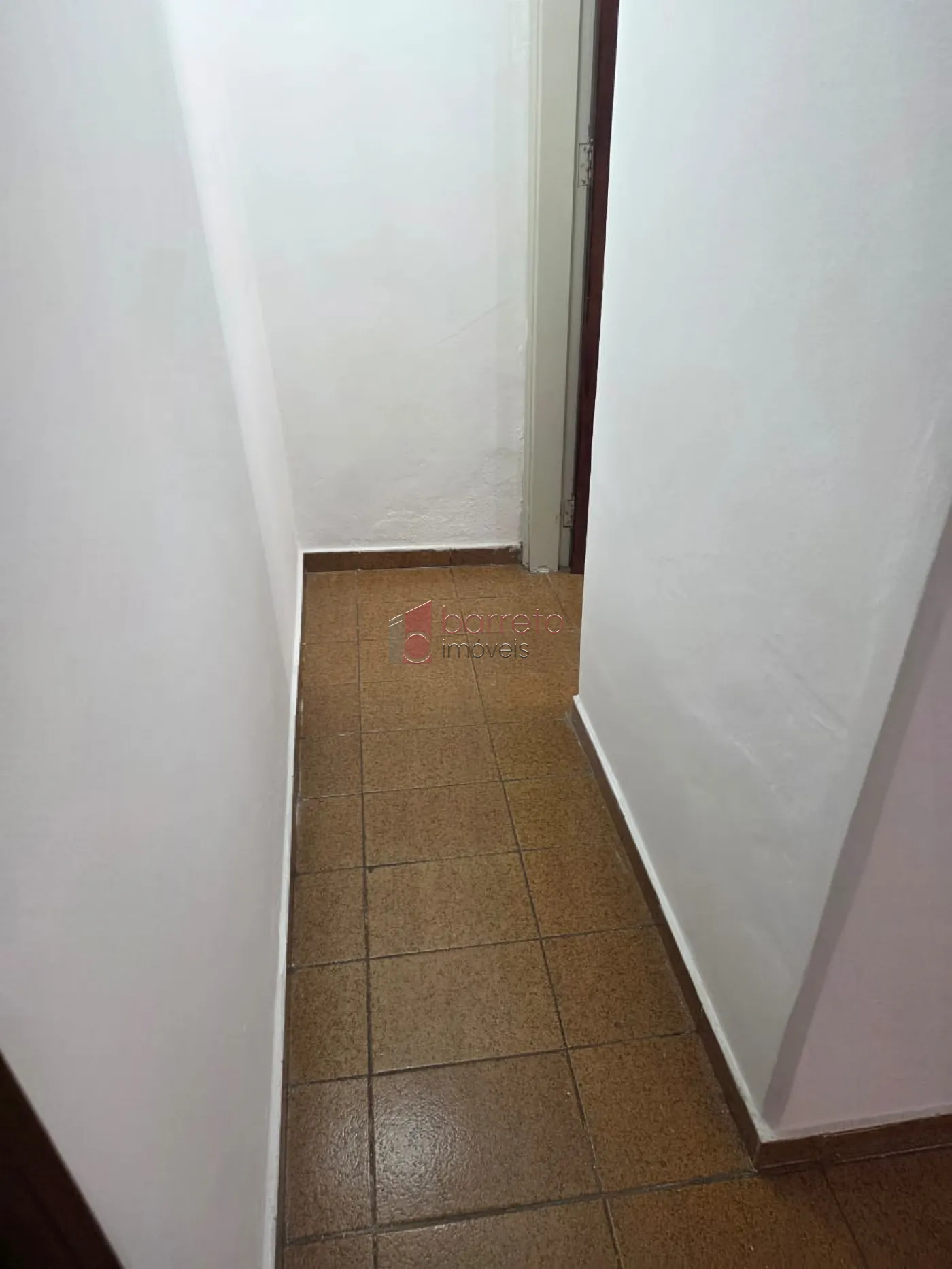 CASA RESIDENCIAL E SALÃO COMERCIAL PARA LOCAÇÃO NO CENTRO – JUNDIAÍ/SP