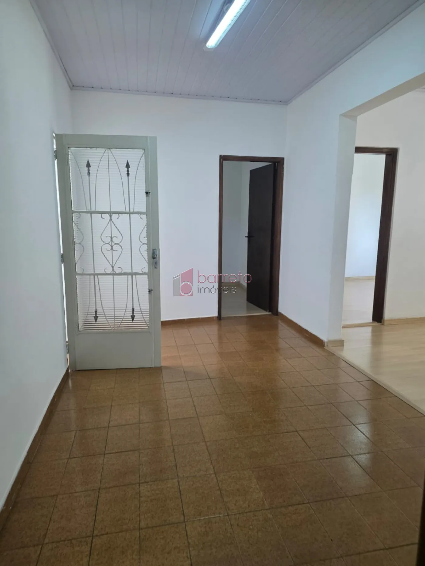 CASA RESIDENCIAL E SALÃO COMERCIAL PARA LOCAÇÃO NO CENTRO – JUNDIAÍ/SP