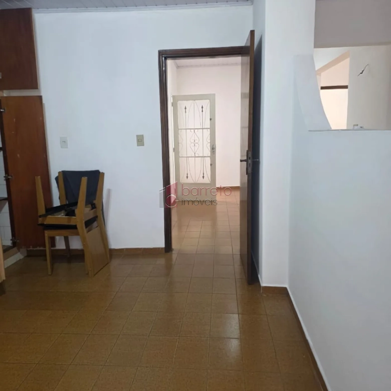 CASA RESIDENCIAL E SALÃO COMERCIAL PARA LOCAÇÃO NO CENTRO – JUNDIAÍ/SP