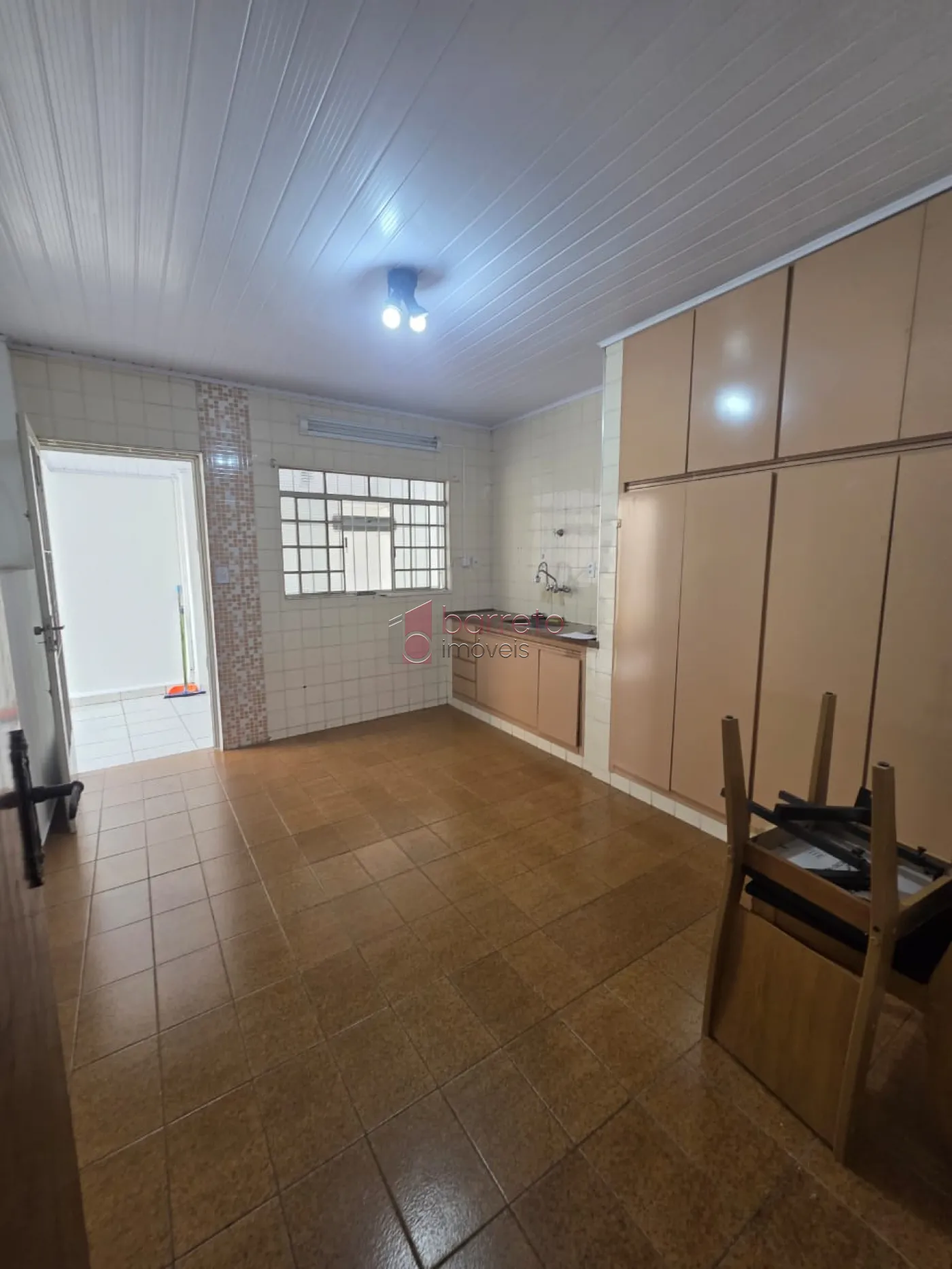 CASA RESIDENCIAL E SALÃO COMERCIAL PARA LOCAÇÃO NO CENTRO – JUNDIAÍ/SP