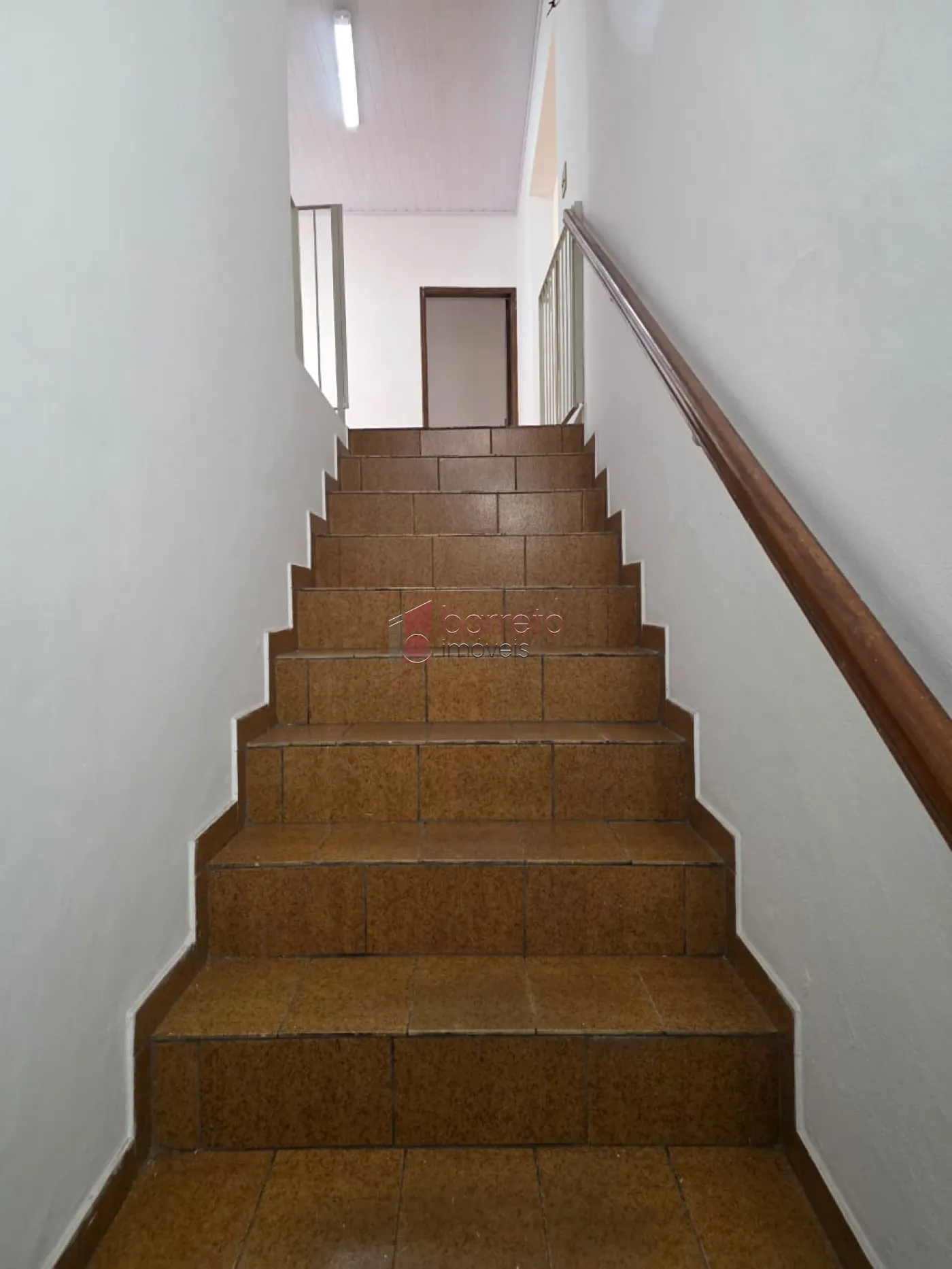 CASA RESIDENCIAL E SALÃO COMERCIAL PARA LOCAÇÃO NO CENTRO – JUNDIAÍ/SP