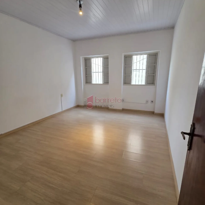CASA RESIDENCIAL E SALÃO COMERCIAL PARA LOCAÇÃO NO CENTRO – JUNDIAÍ/SP