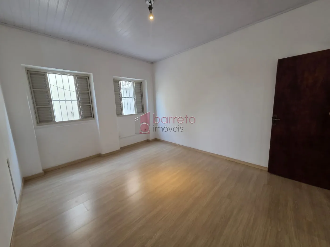 CASA RESIDENCIAL E SALÃO COMERCIAL PARA LOCAÇÃO NO CENTRO – JUNDIAÍ/SP