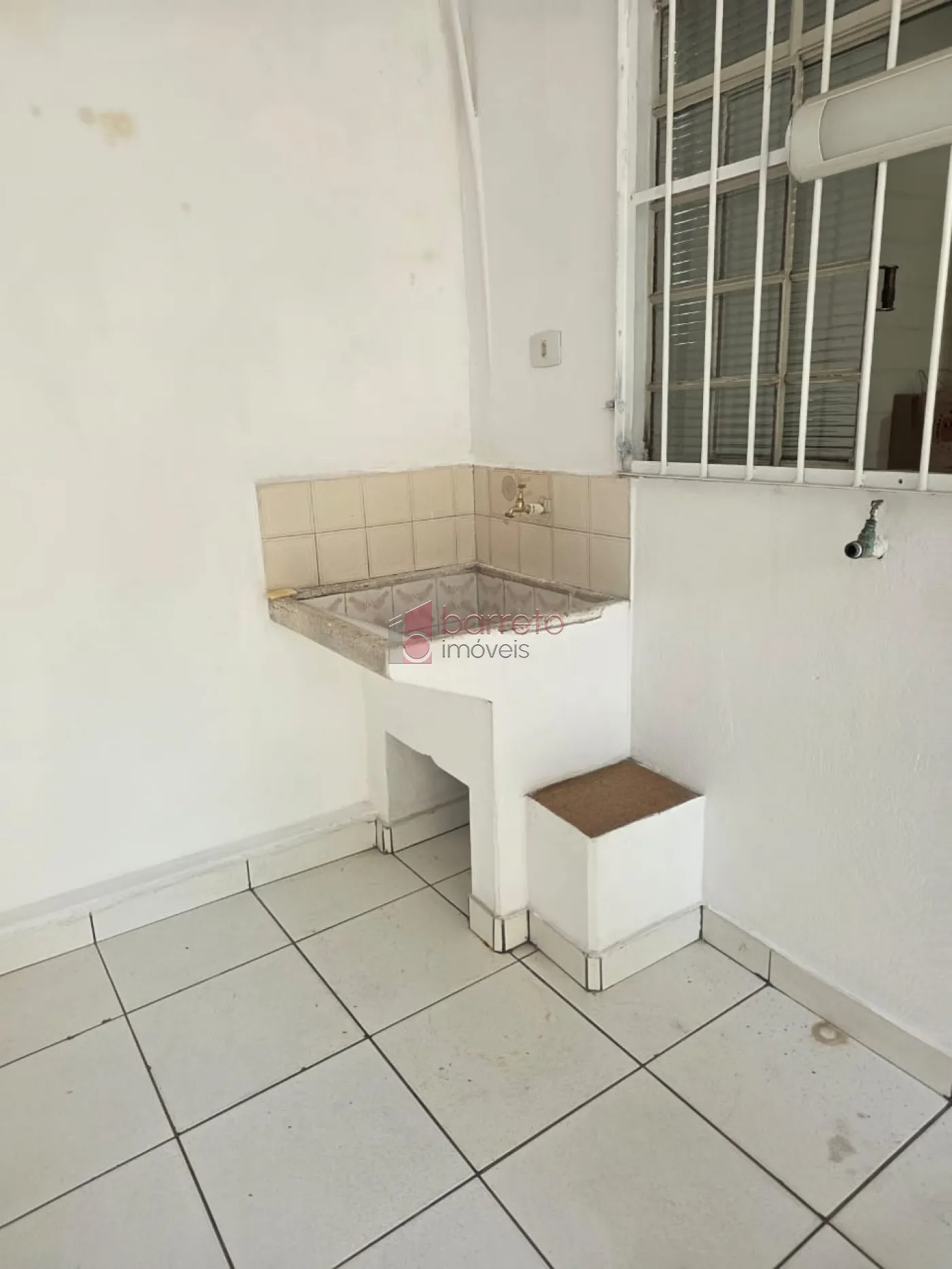 CASA RESIDENCIAL E SALÃO COMERCIAL PARA LOCAÇÃO NO CENTRO – JUNDIAÍ/SP