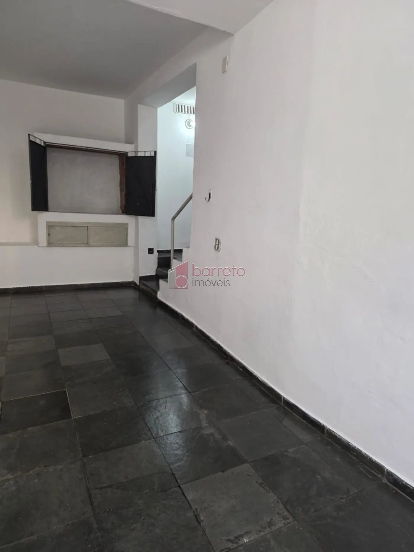 CASA RESIDENCIAL E SALÃO COMERCIAL PARA LOCAÇÃO NO CENTRO – JUNDIAÍ/SP