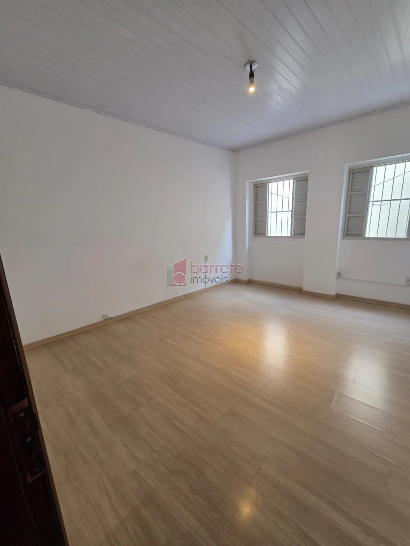 CASA RESIDENCIAL E SALÃO COMERCIAL PARA LOCAÇÃO NO CENTRO – JUNDIAÍ/SP