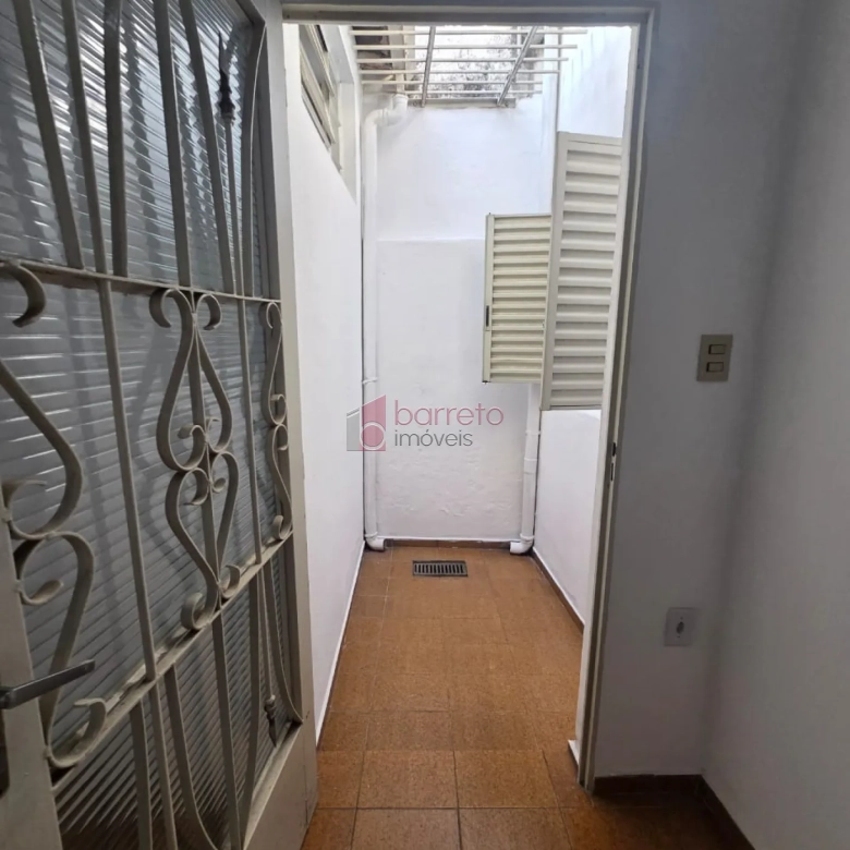 CASA RESIDENCIAL E SALÃO COMERCIAL PARA LOCAÇÃO NO CENTRO – JUNDIAÍ/SP