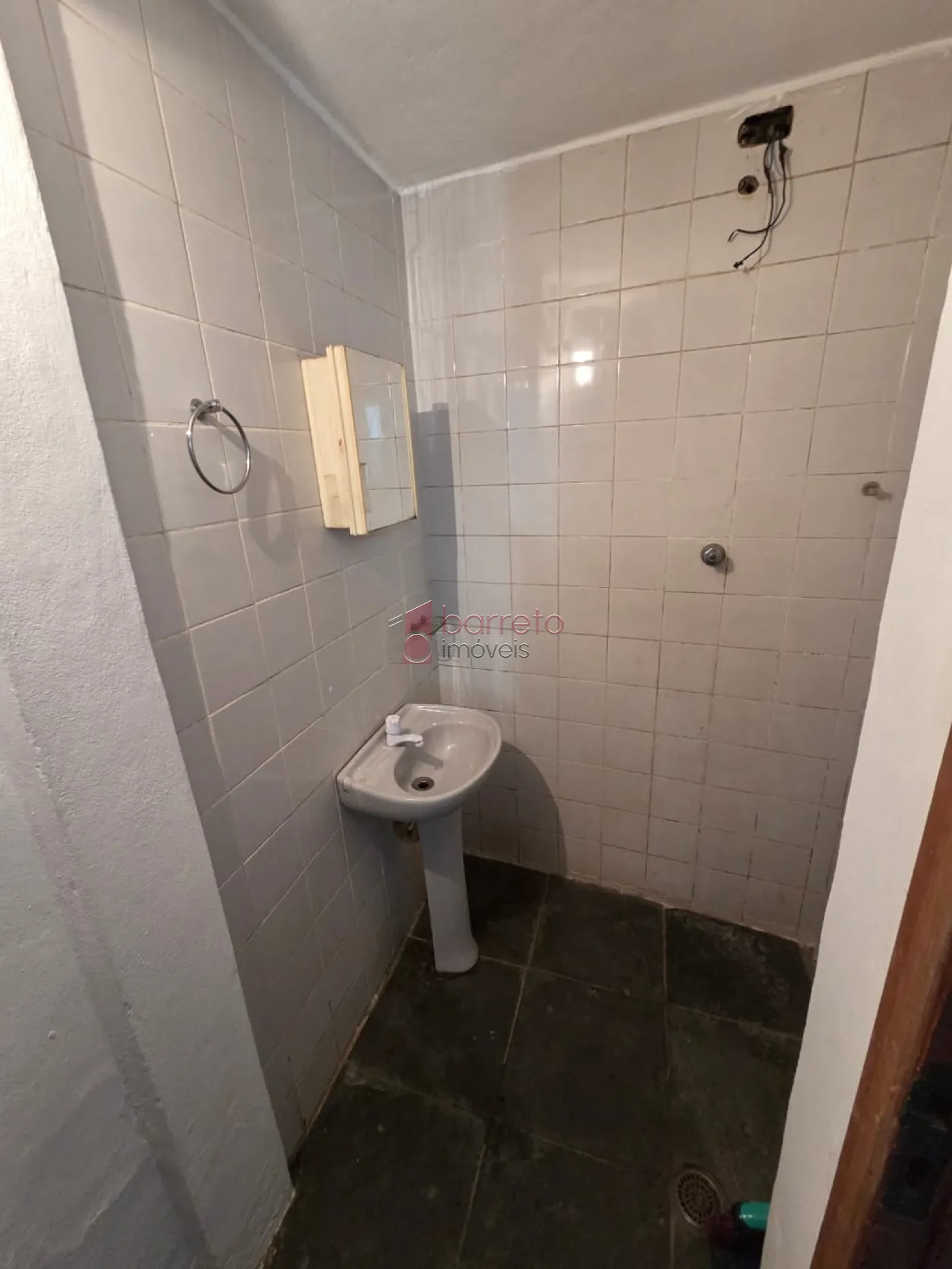 CASA RESIDENCIAL E SALÃO COMERCIAL PARA LOCAÇÃO NO CENTRO – JUNDIAÍ/SP