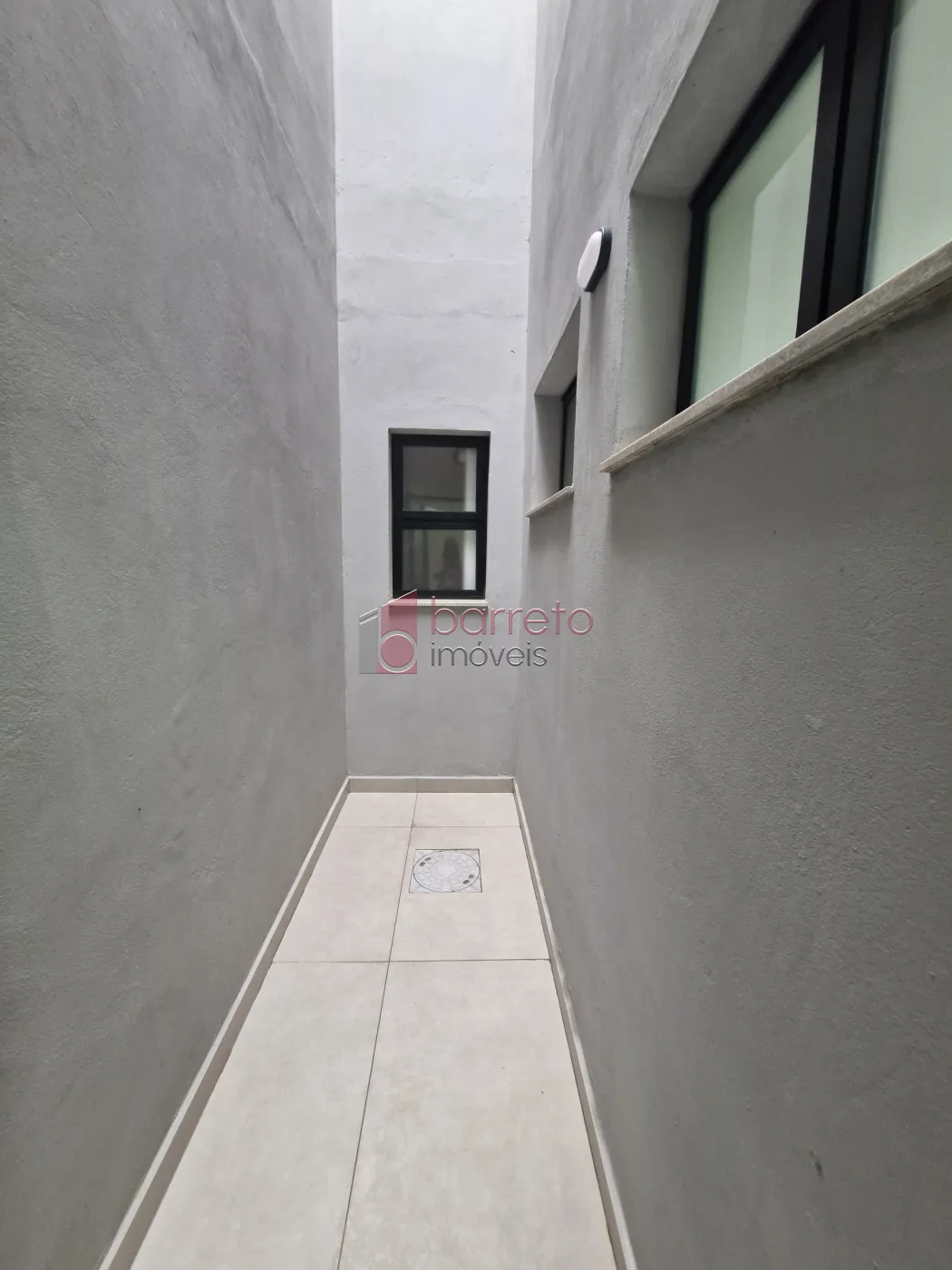 SOBRADO COMERCIAL COM ENTRADA COMPARTILHADA NO CENTRO – JUNDIAÍ/SP