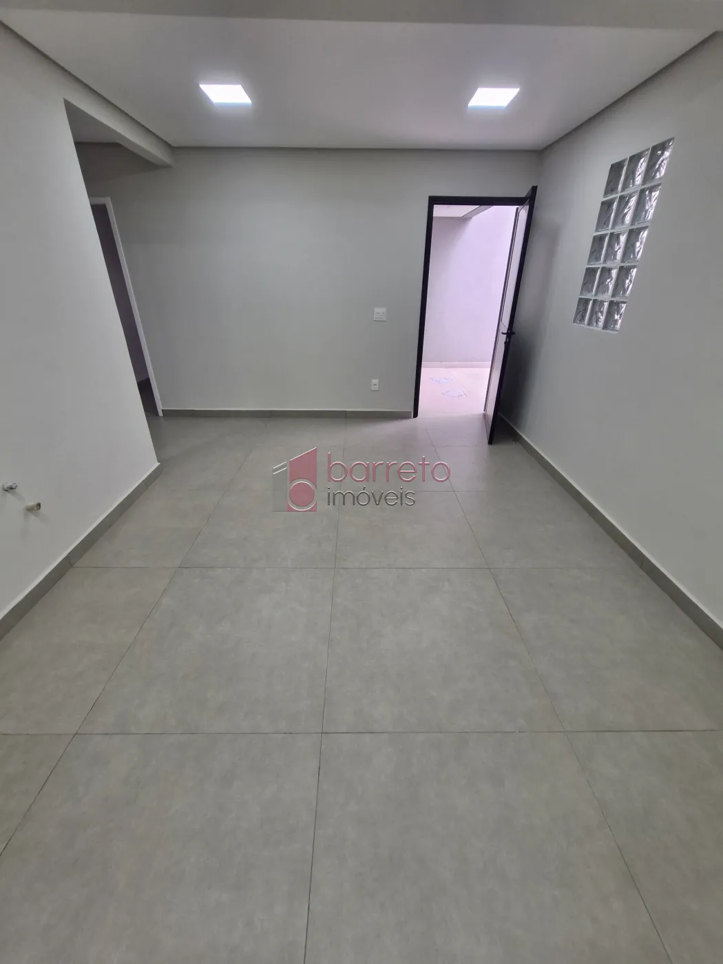 SOBRADO COMERCIAL COM ENTRADA COMPARTILHADA NO CENTRO – JUNDIAÍ/SP
