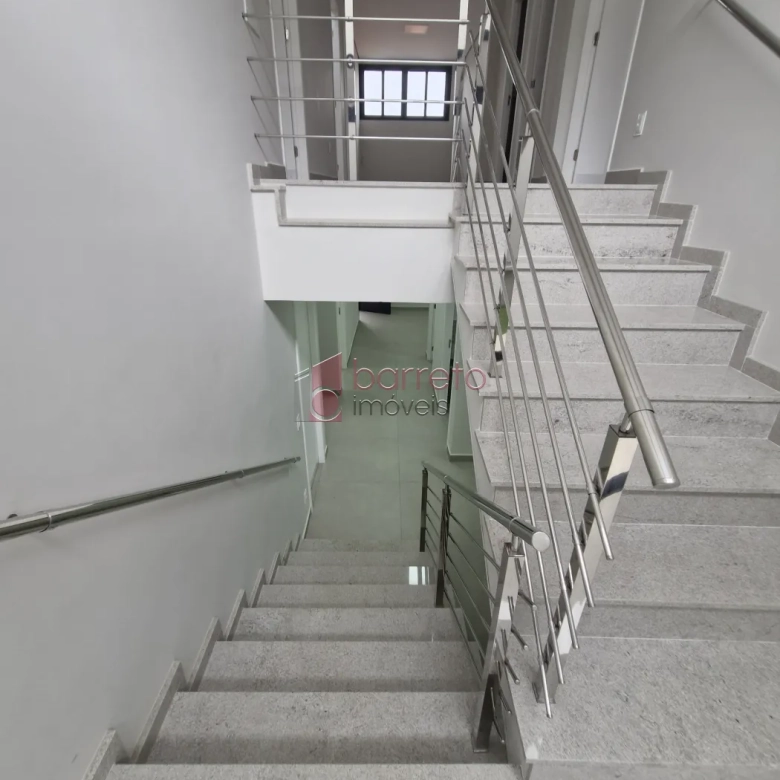 SOBRADO COMERCIAL COM ENTRADA COMPARTILHADA NO CENTRO – JUNDIAÍ/SP