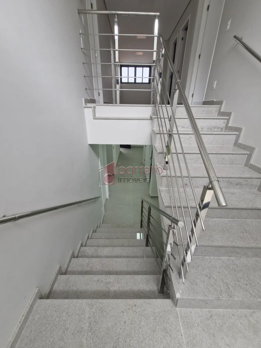 SOBRADO COMERCIAL COM ENTRADA COMPARTILHADA NO CENTRO – JUNDIAÍ/SP
