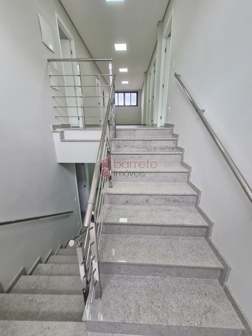 SOBRADO COMERCIAL COM ENTRADA COMPARTILHADA NO CENTRO – JUNDIAÍ/SP