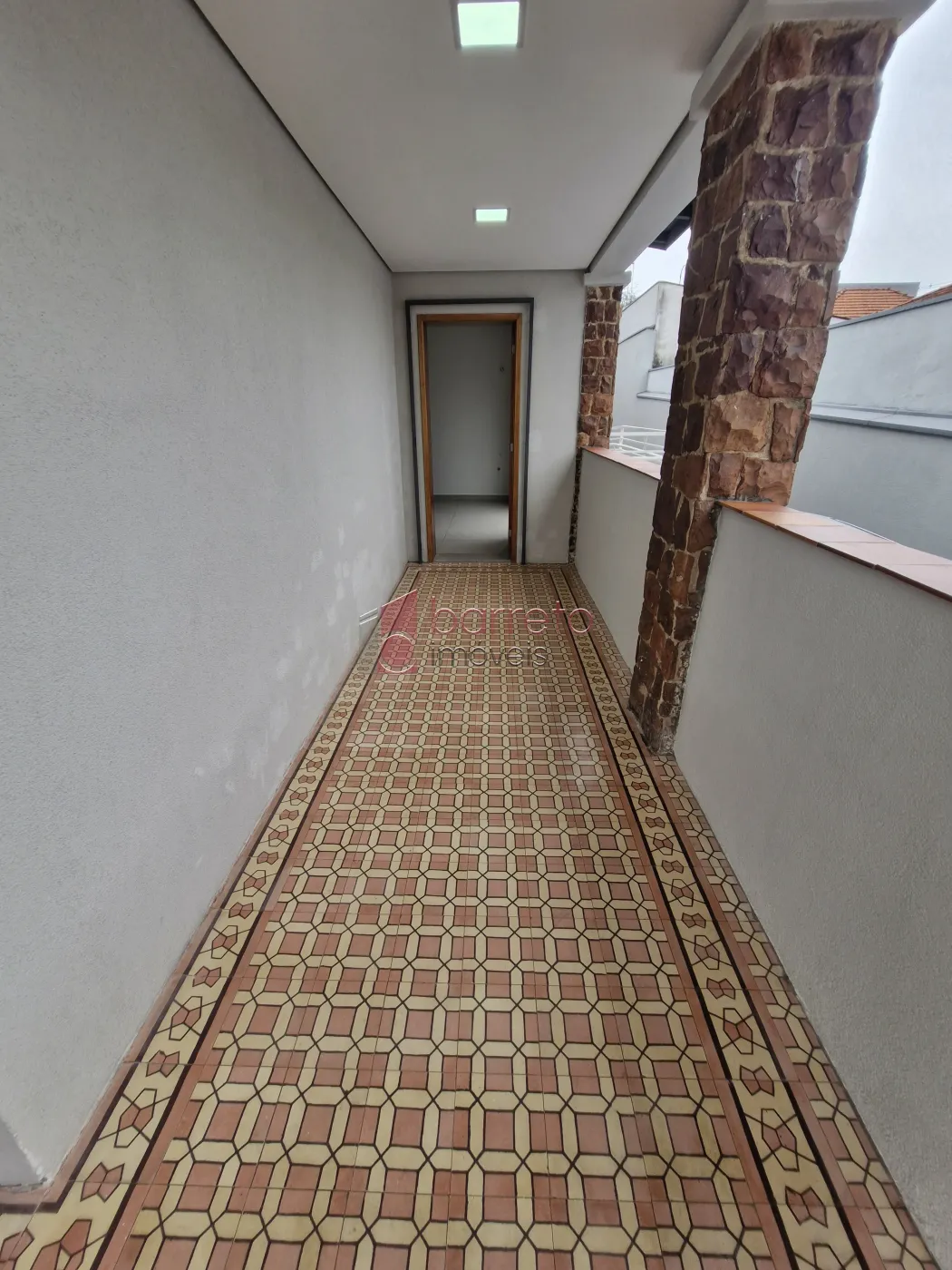 CASA COMERCIAL COM ENTRADA COMPARTILHADA PARA LOCAÇÃO NO CENTRO – JUNDIAÍ/SP