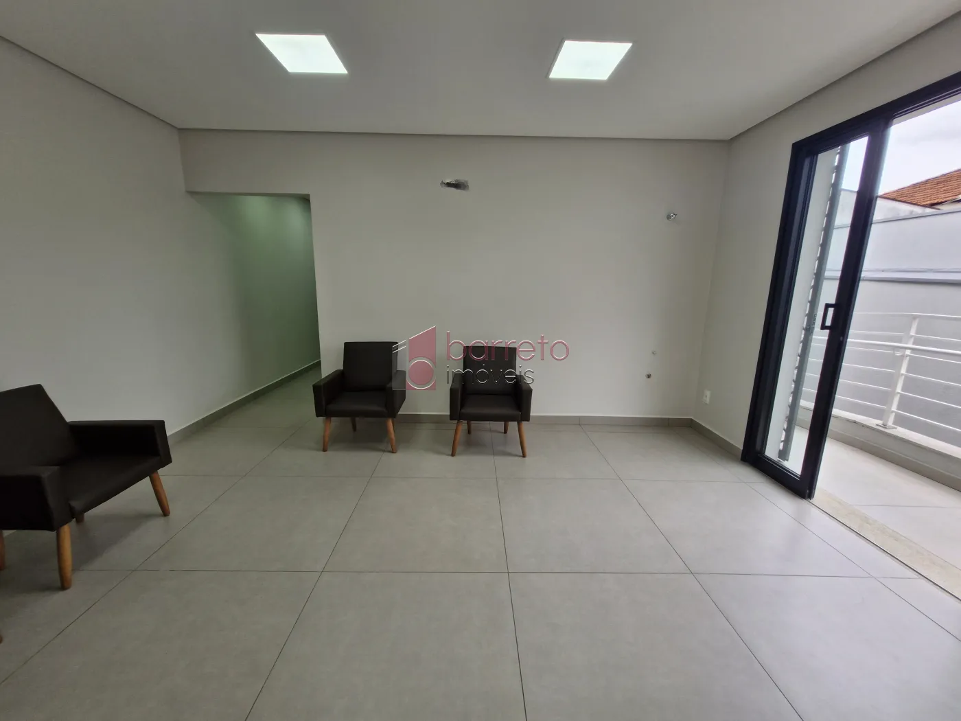 CASA COMERCIAL COM ENTRADA COMPARTILHADA PARA LOCAÇÃO NO CENTRO – JUNDIAÍ/SP