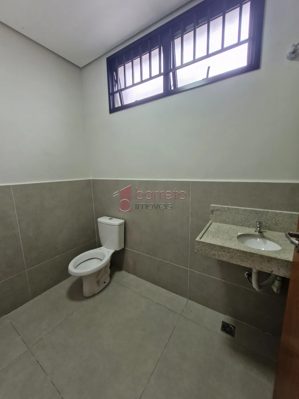 CASA COMERCIAL COM ENTRADA COMPARTILHADA PARA LOCAÇÃO NO CENTRO – JUNDIAÍ/SP