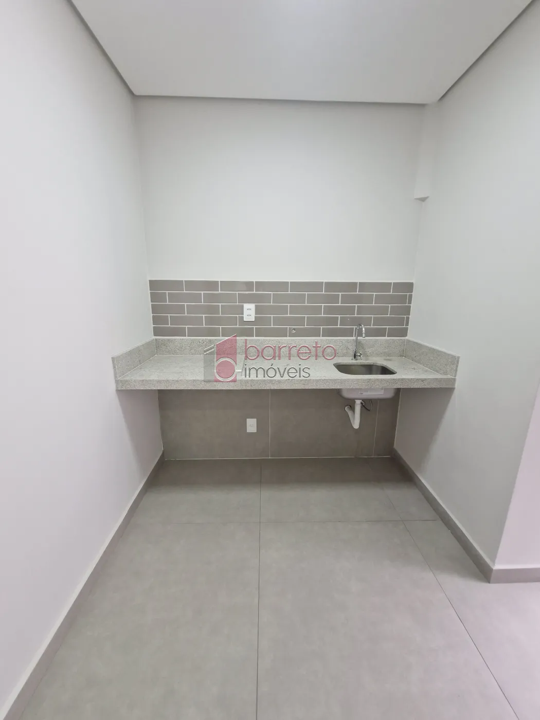 CASA COMERCIAL COM ENTRADA COMPARTILHADA PARA LOCAÇÃO NO CENTRO – JUNDIAÍ/SP