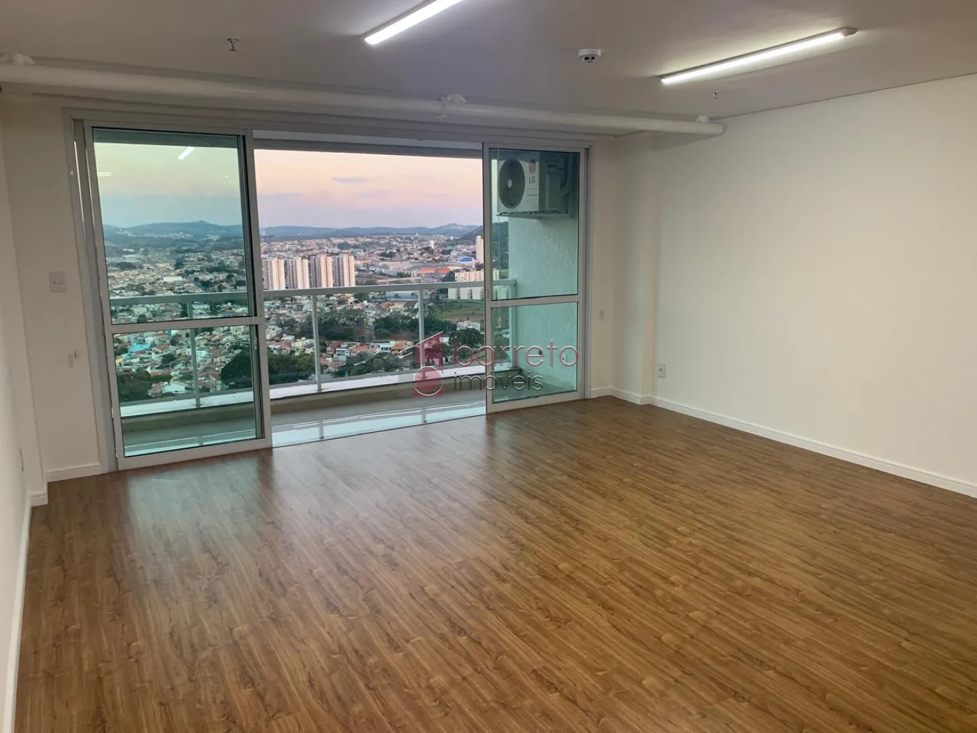 SALA COMERCIAL À VENDA NO CONDOMÍNIO MAXIME OFFICE TOWER – JUNDIAÍ/SP