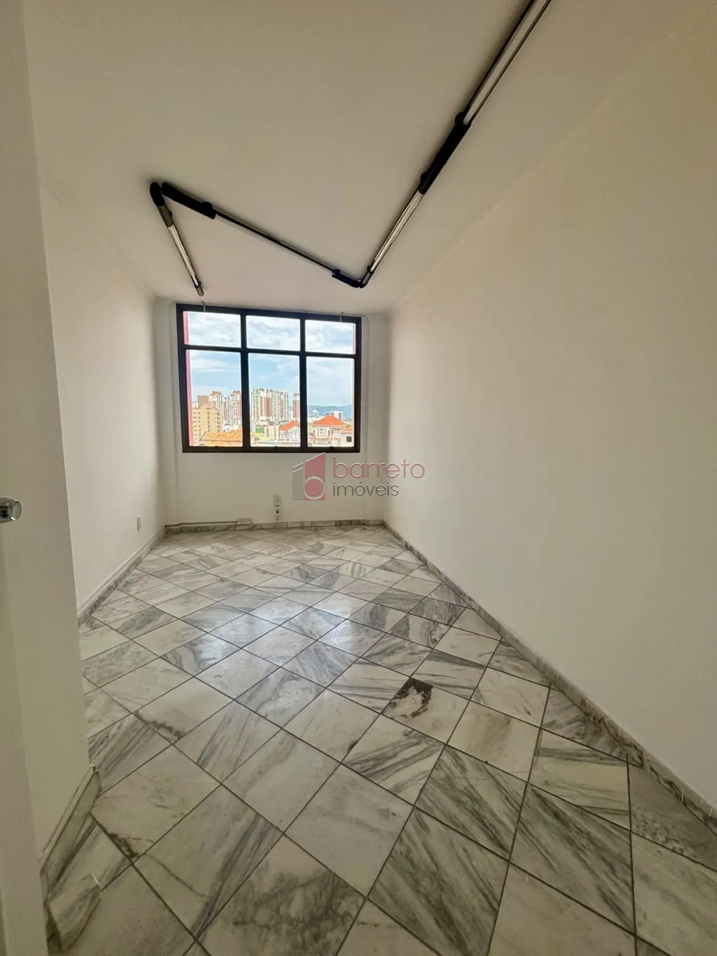 SALA COMERCIAL À VENDA NO CONDOMÍNIO ACMCJ EM JUNDIAÍ/SP