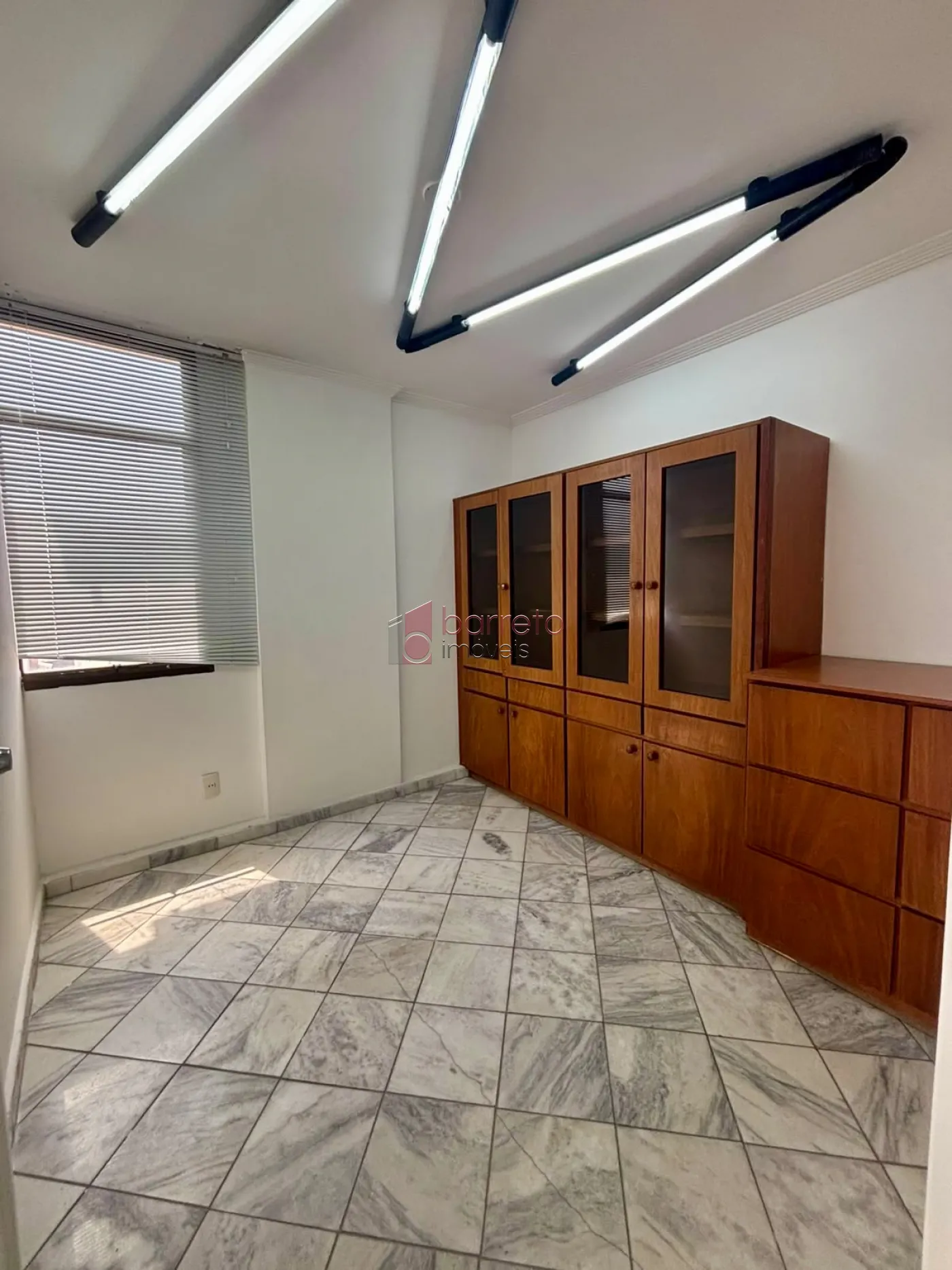 SALA COMERCIAL À VENDA NO CONDOMÍNIO ACMCJ EM JUNDIAÍ/SP