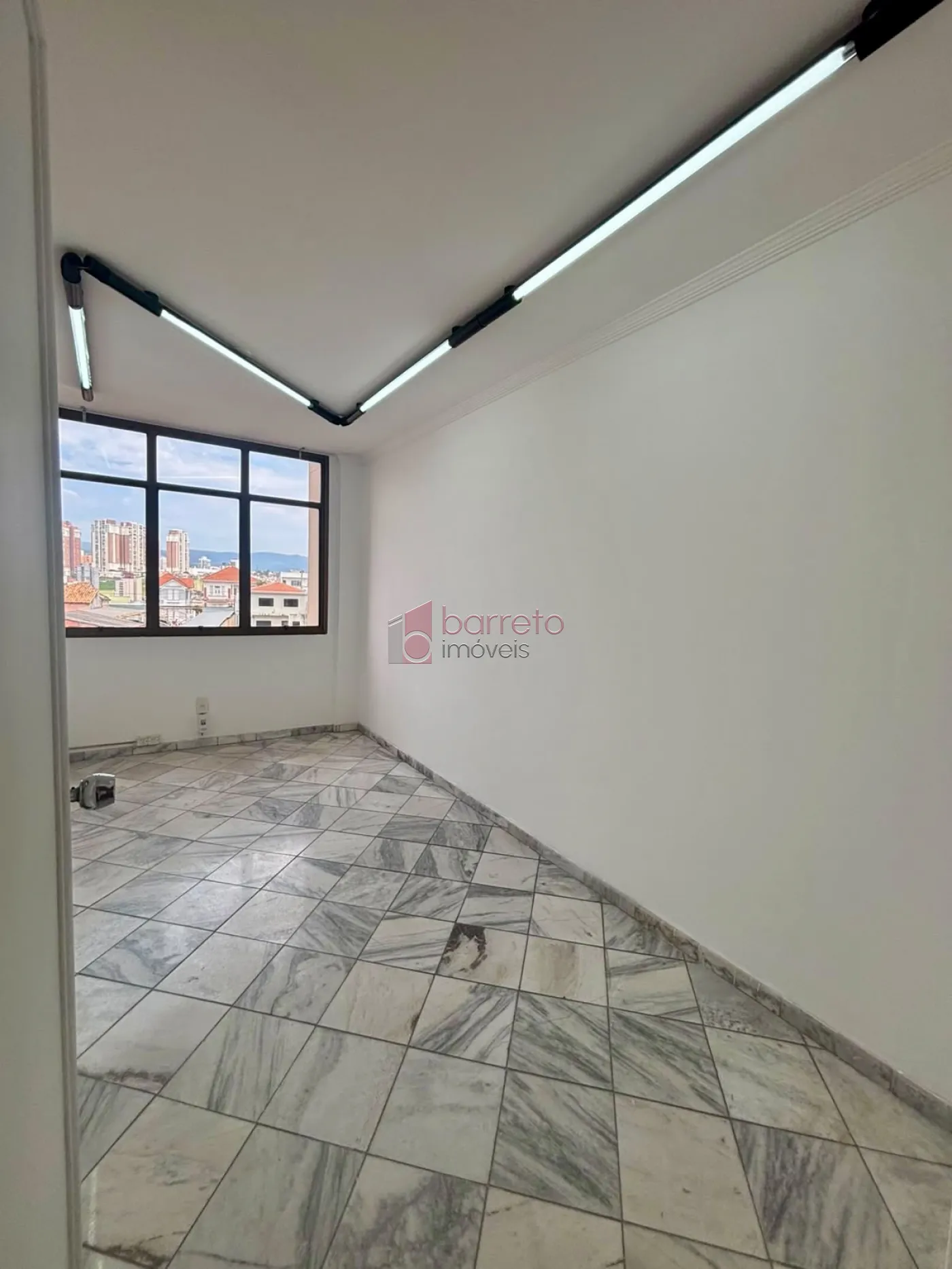 SALA COMERCIAL À VENDA NO CONDOMÍNIO ACMCJ EM JUNDIAÍ/SP