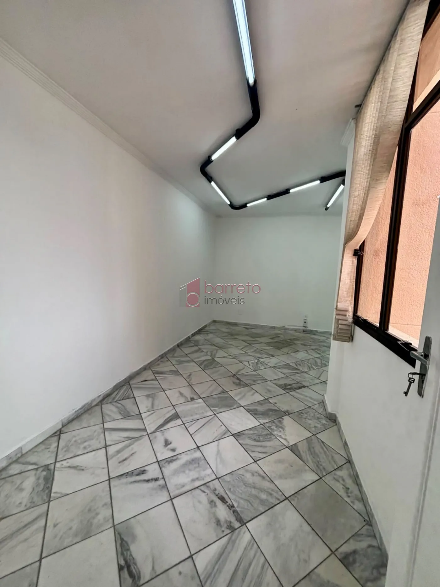 SALA COMERCIAL À VENDA NO CONDOMÍNIO ACMCJ EM JUNDIAÍ/SP