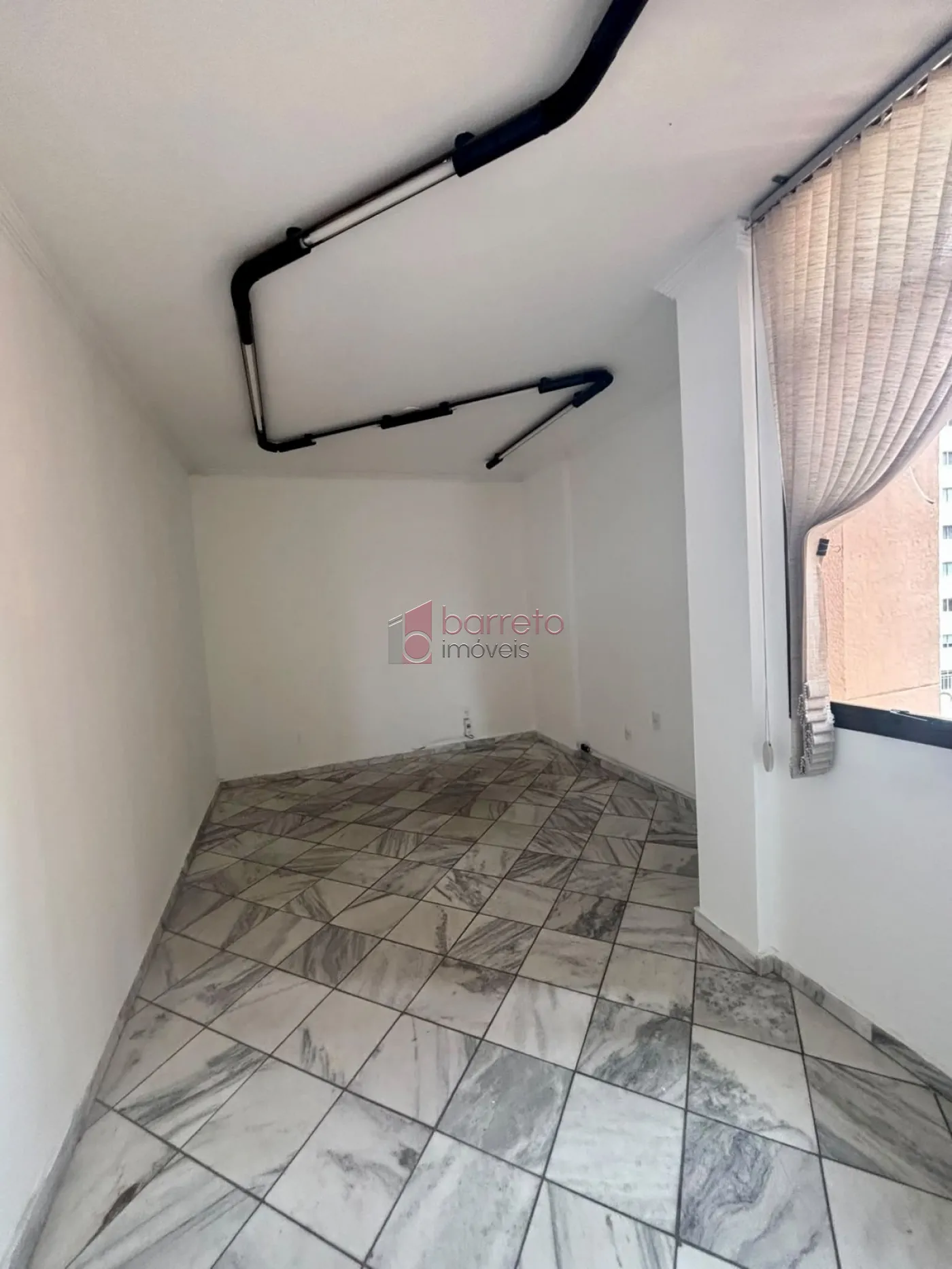 SALA COMERCIAL À VENDA NO CONDOMÍNIO ACMCJ EM JUNDIAÍ/SP