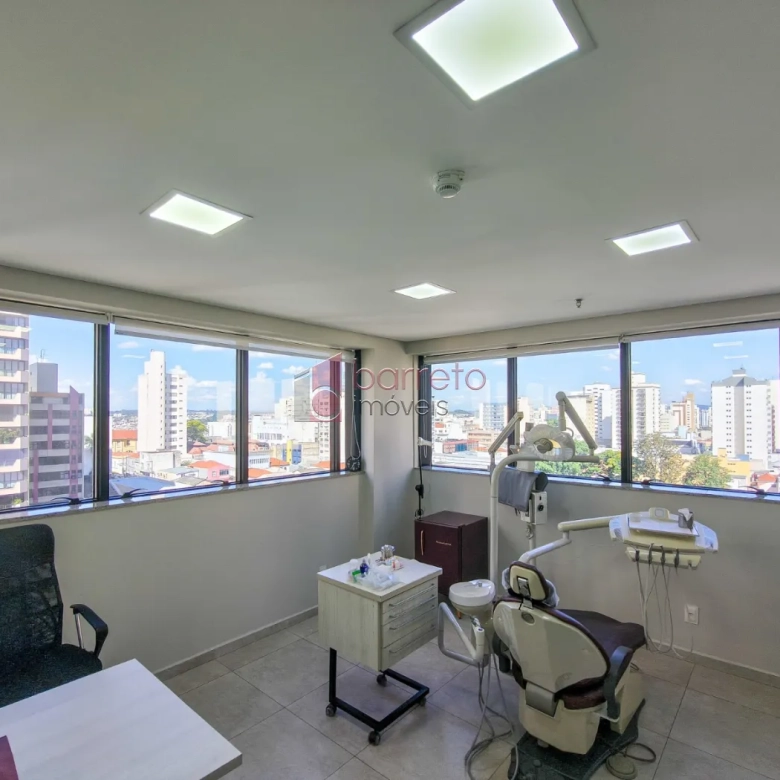 SALA COMERCIAL À VENDA NO EDIFÍCIO UFFIZI – JUNDIAÍ/SP