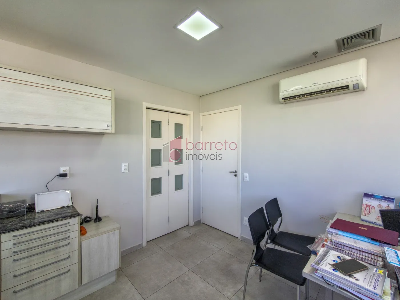 SALA COMERCIAL À VENDA NO EDIFÍCIO UFFIZI – JUNDIAÍ/SP