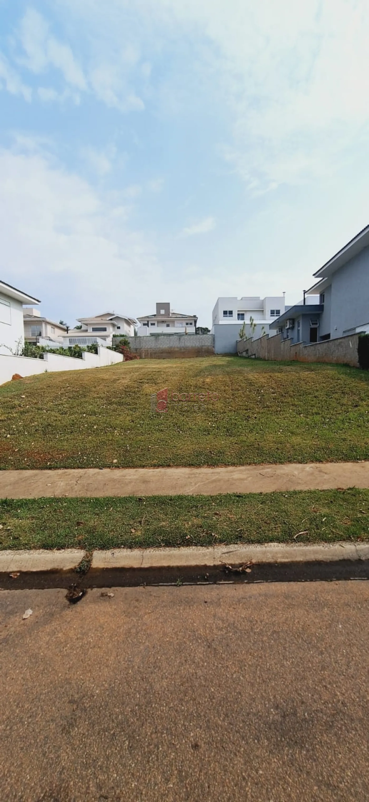 TERRENO À VENDA NO CONDOMÍNIO RESERVA DA SERRA EM JUNDIAÍ/SP