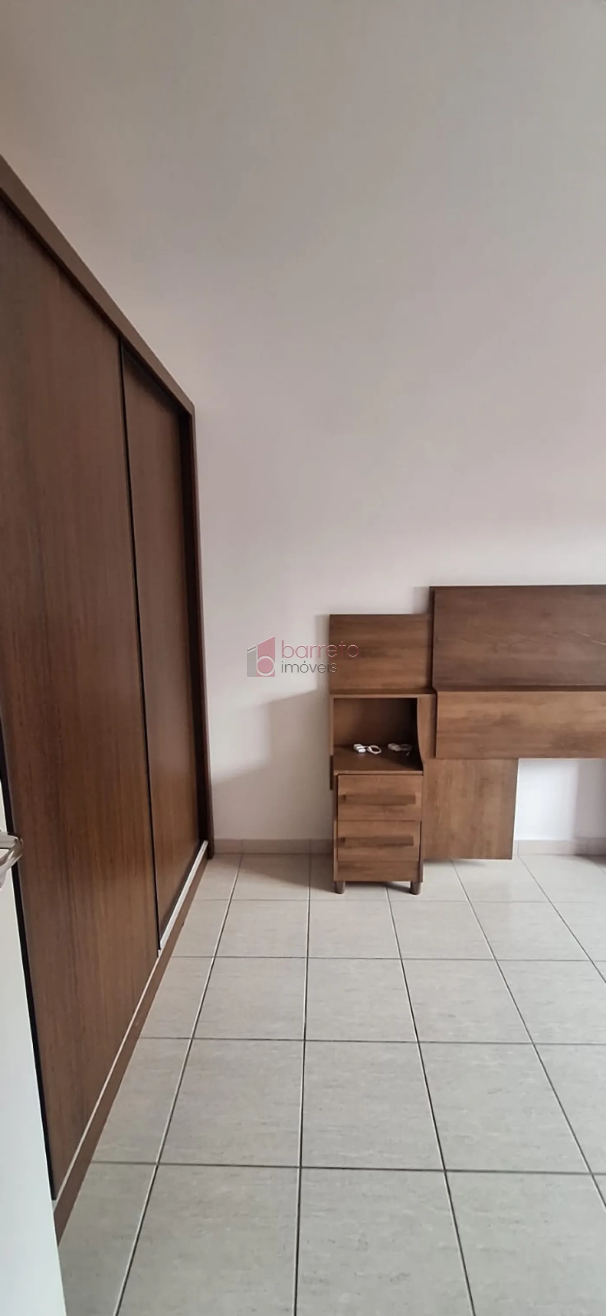 APARTAMENTO MOBILIADO À VENDA NO CONDOMÍNIO RESIDENCIAL PARAÍSO EM VÁRZEA PAULISTA/SP
