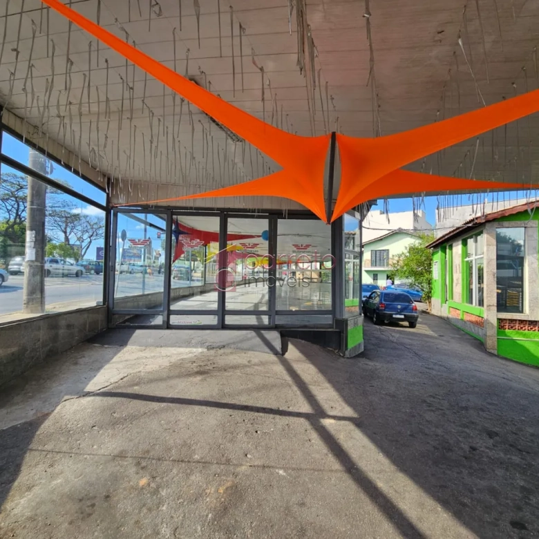 LOJA COM 716 M² DE CONSTRUÇÃO À VENDA NA AV. FERNANDO PAES LEME – CENTRO DE VÁRZEA PAULISTA/SP