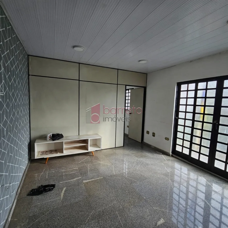 LOJA COM 716 M² DE CONSTRUÇÃO À VENDA NA AV. FERNANDO PAES LEME – CENTRO DE VÁRZEA PAULISTA/SP