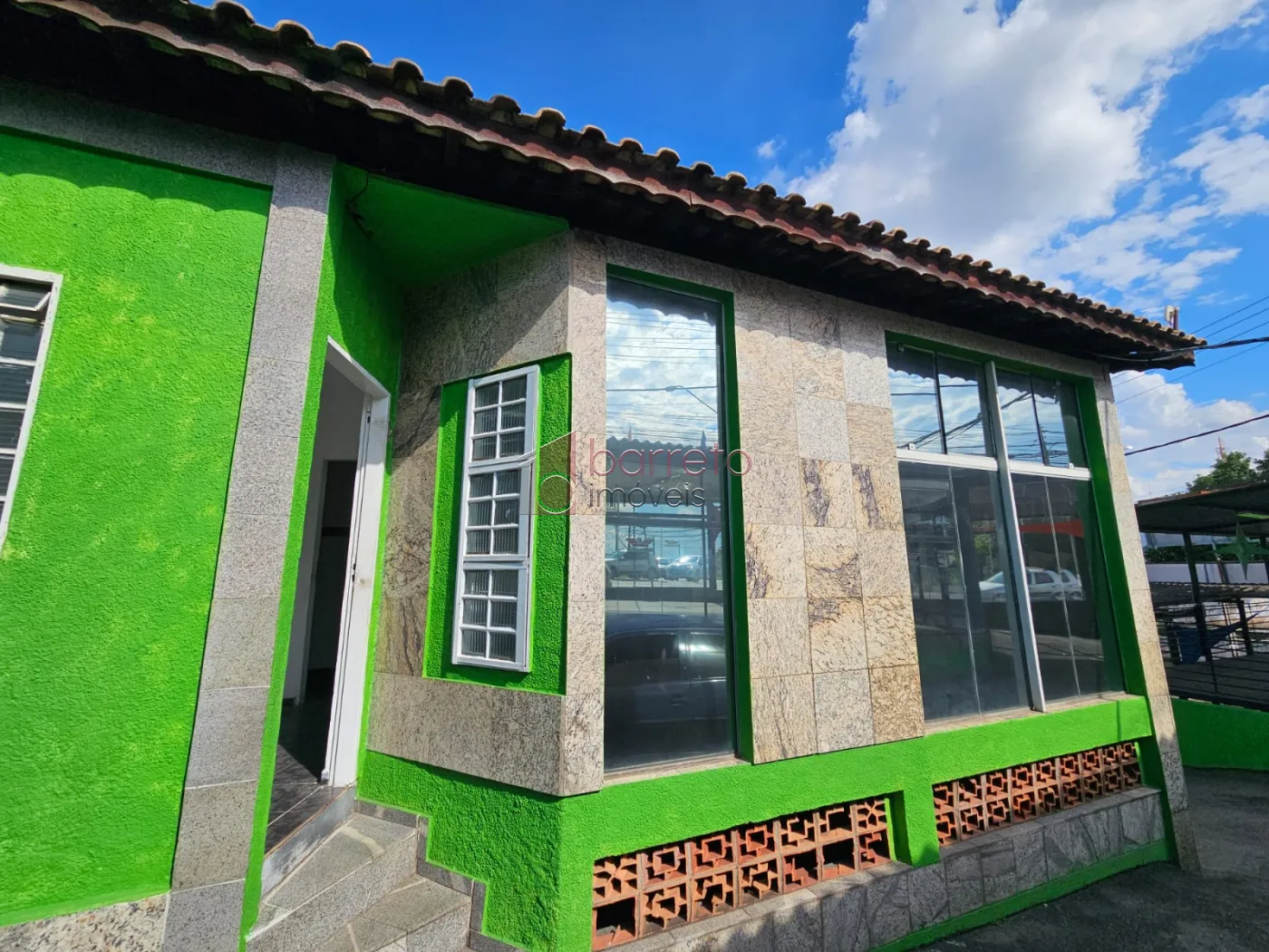 LOJA COM 716 M² DE CONSTRUÇÃO À VENDA NA AV. FERNANDO PAES LEME – CENTRO DE VÁRZEA PAULISTA/SP