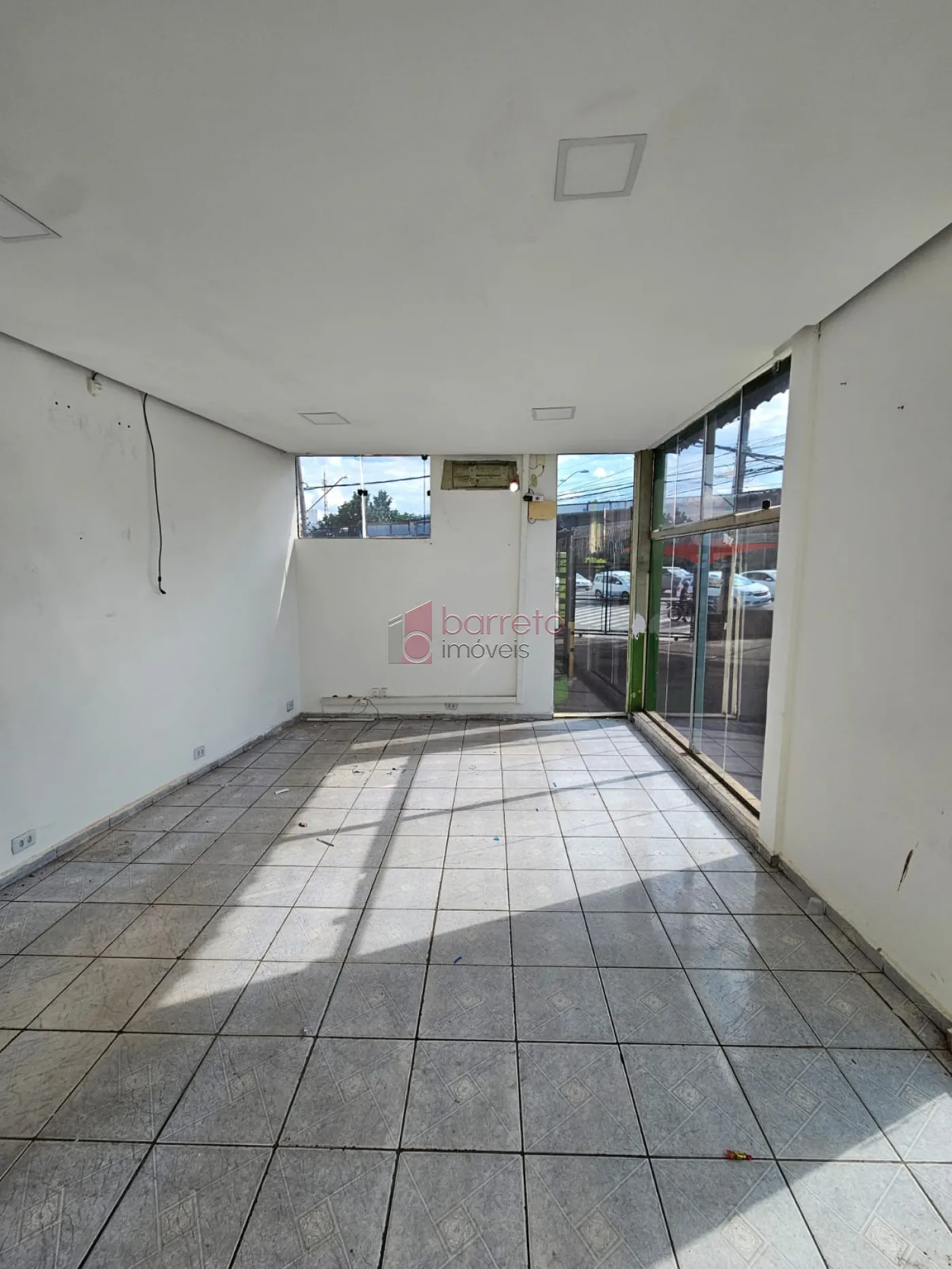 LOJA COM 716 M² DE CONSTRUÇÃO À VENDA NA AV. FERNANDO PAES LEME – CENTRO DE VÁRZEA PAULISTA/SP