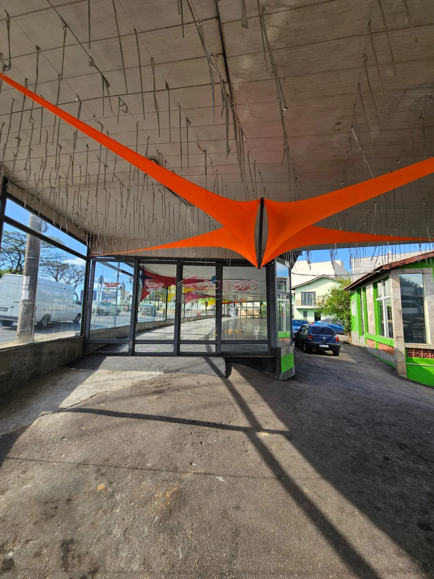 LOJA COM 716 M² DE CONSTRUÇÃO À VENDA NA AV. FERNANDO PAES LEME – CENTRO DE VÁRZEA PAULISTA/SP